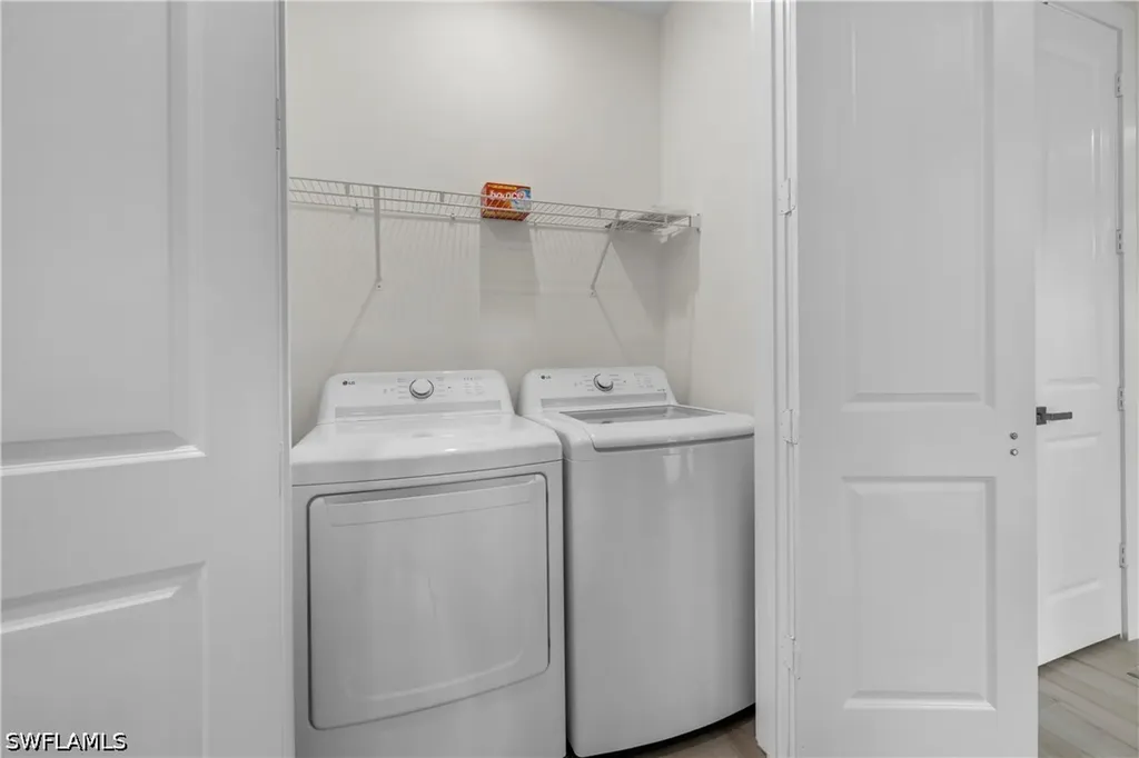 3012 Pine Tree Drive Naples FL 34112