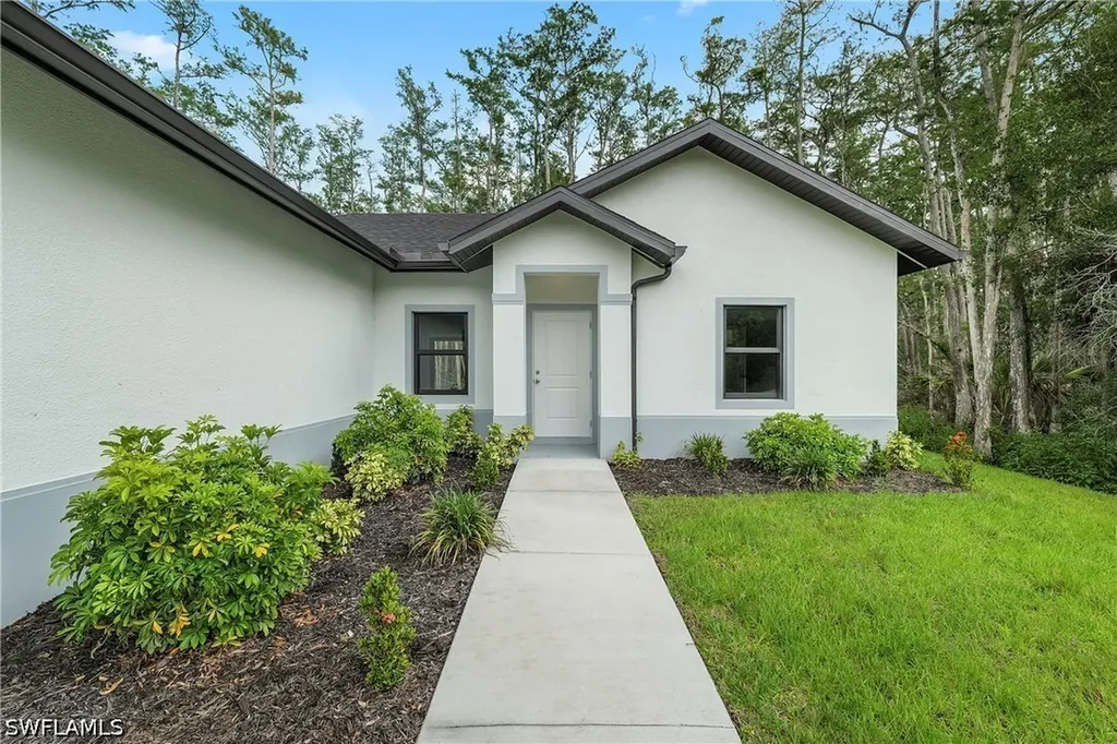 2677 62nd Avenue NE Naples FL 34120