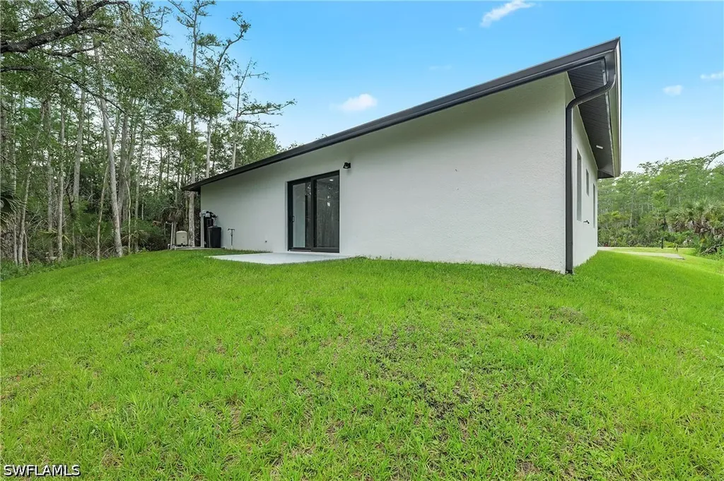 2677 62nd Avenue NE Naples FL 34120