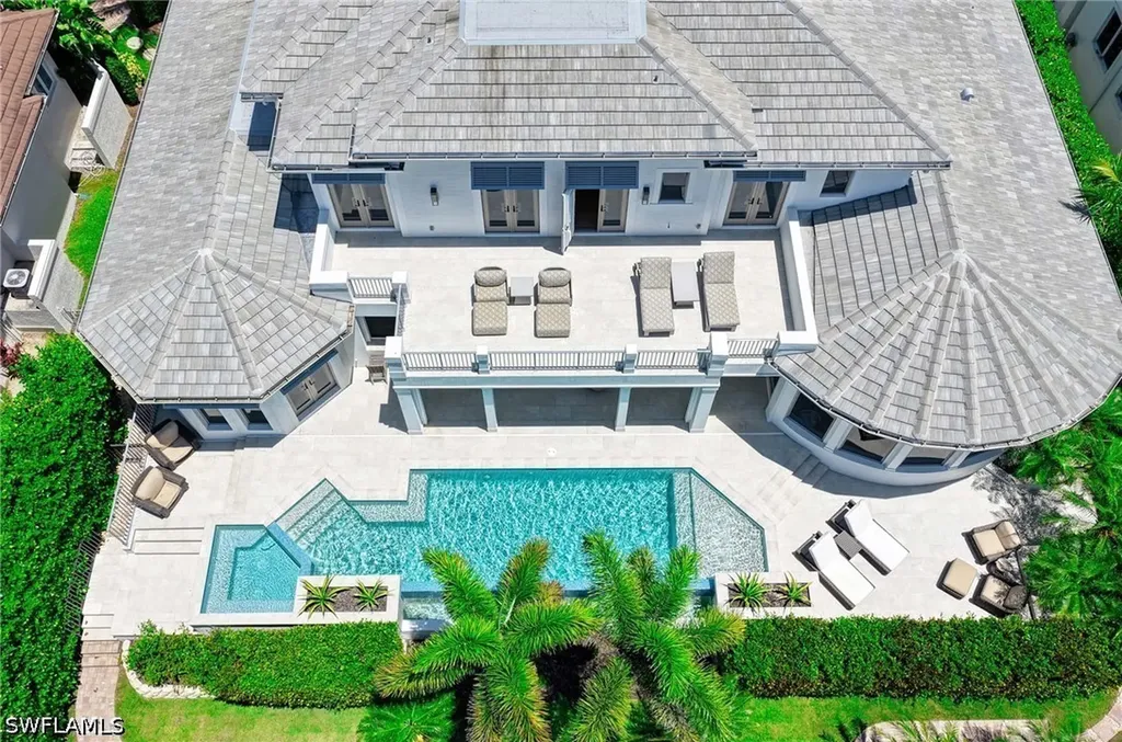 1888 6th Street S Naples FL 34102