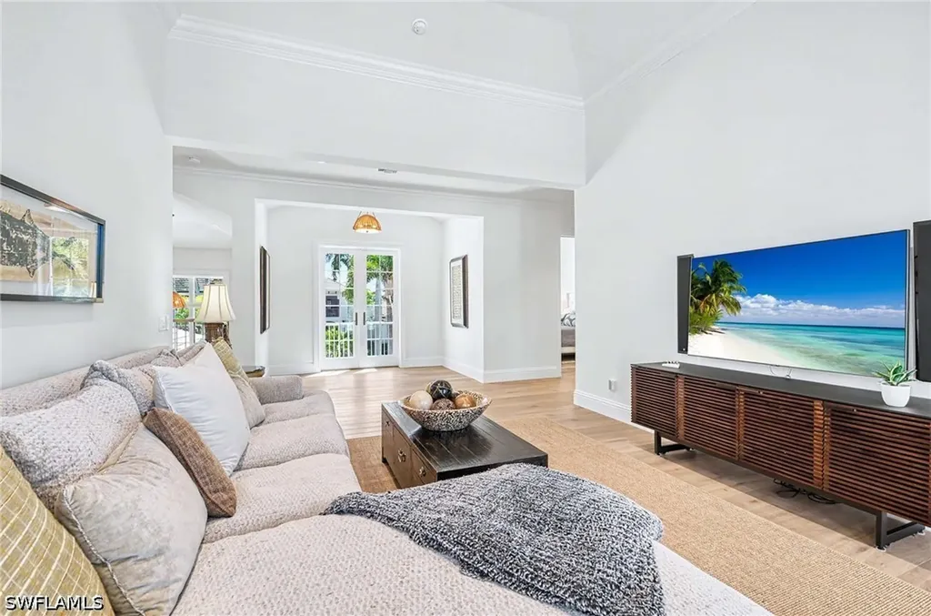 1888 6th Street S Naples FL 34102