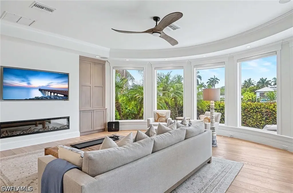 1888 6th Street S Naples FL 34102