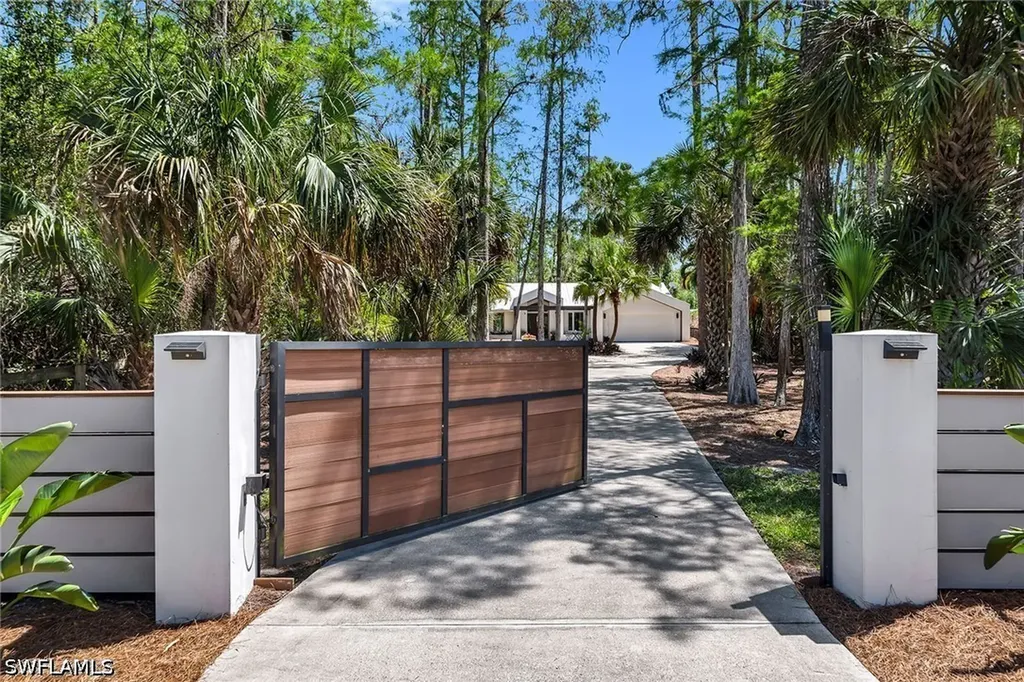 5330 Cherry Wood Drive Naples FL 34119