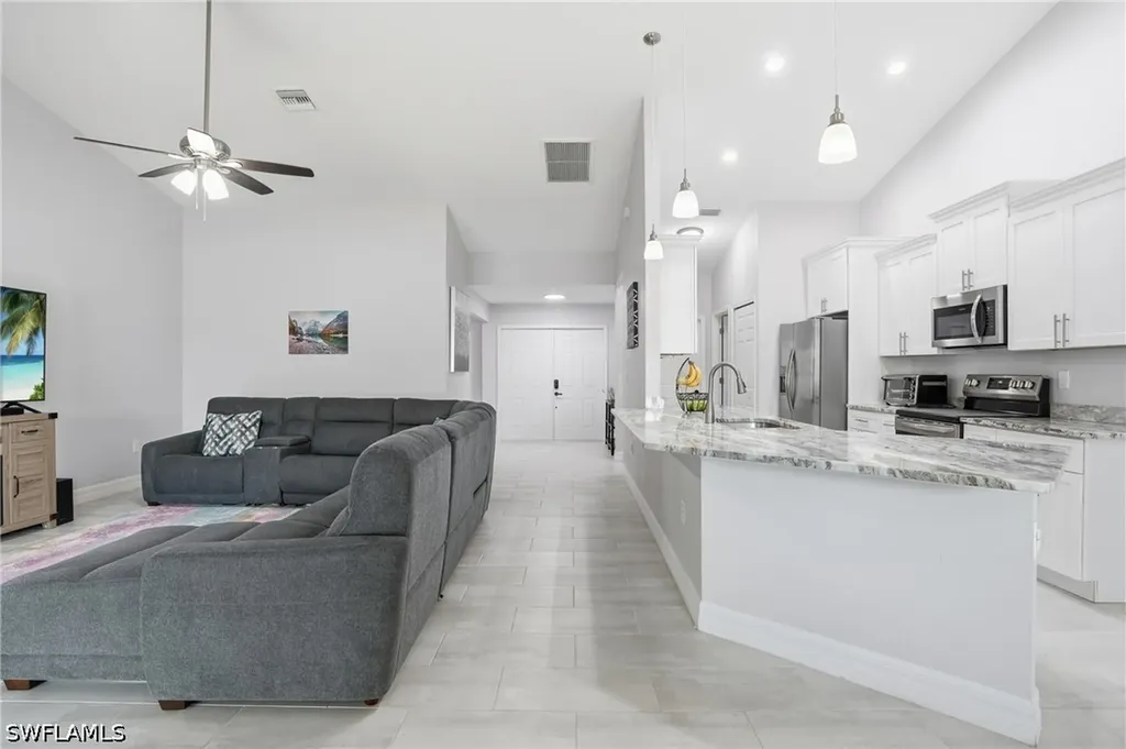 2907 18th Street SW Lehigh Acres FL 33976