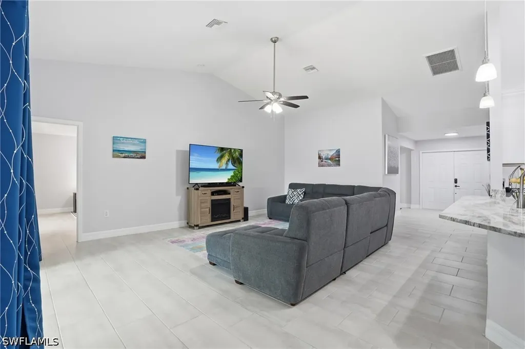 2907 18th Street SW Lehigh Acres FL 33976