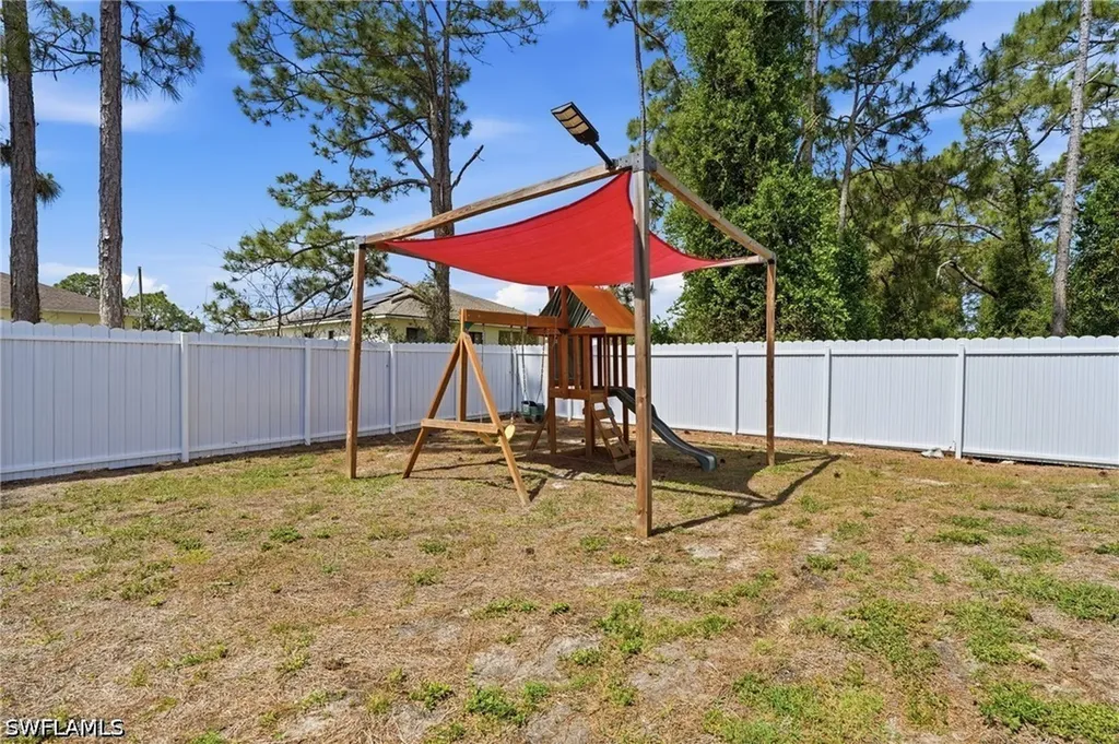2907 18th Street SW Lehigh Acres FL 33976