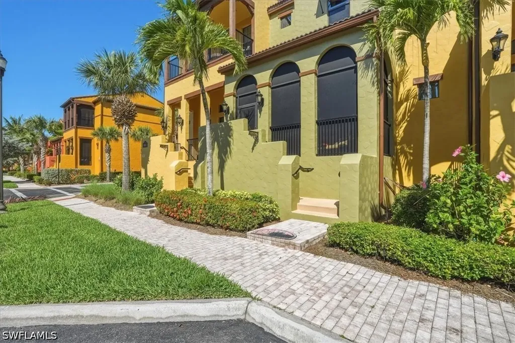 9065 Albion Lane N Naples FL 34113