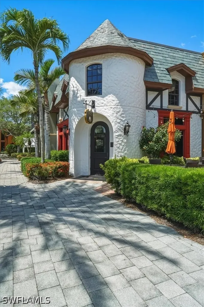 9065 Albion Lane N Naples FL 34113