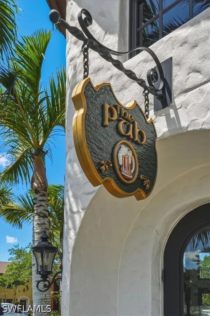 9065 Albion Lane N Naples FL 34113