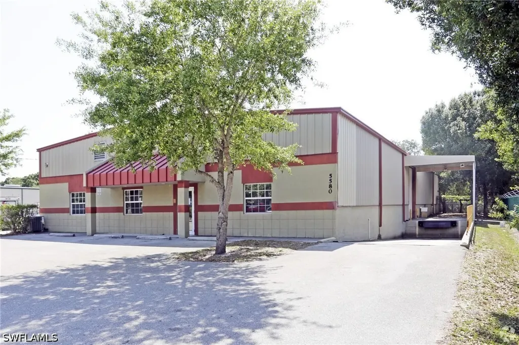 5580 Zip Drive Fort Myers FL 33905