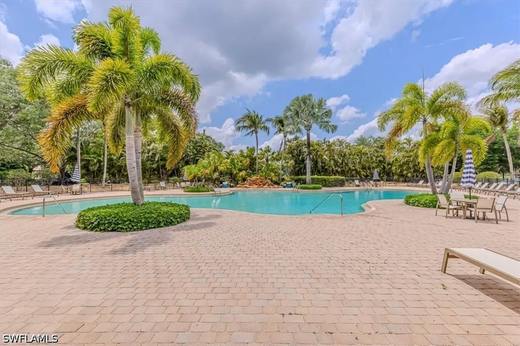 1966 Par Drive Naples FL 34120