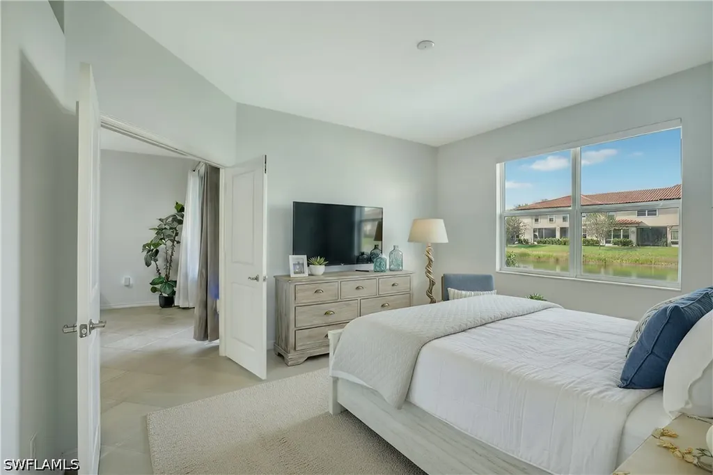2567 Vine Avenue Naples FL 34120