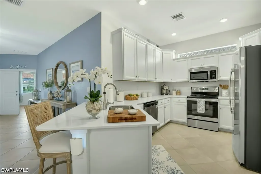 2567 Vine Avenue Naples FL 34120