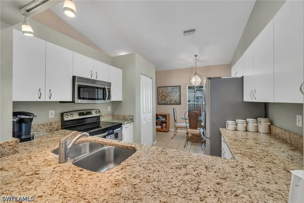 103 Tanglewood Court Naples FL 34113
