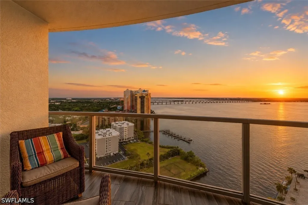 3000 Oasis Grand Boulevard Fort Myers FL 33916