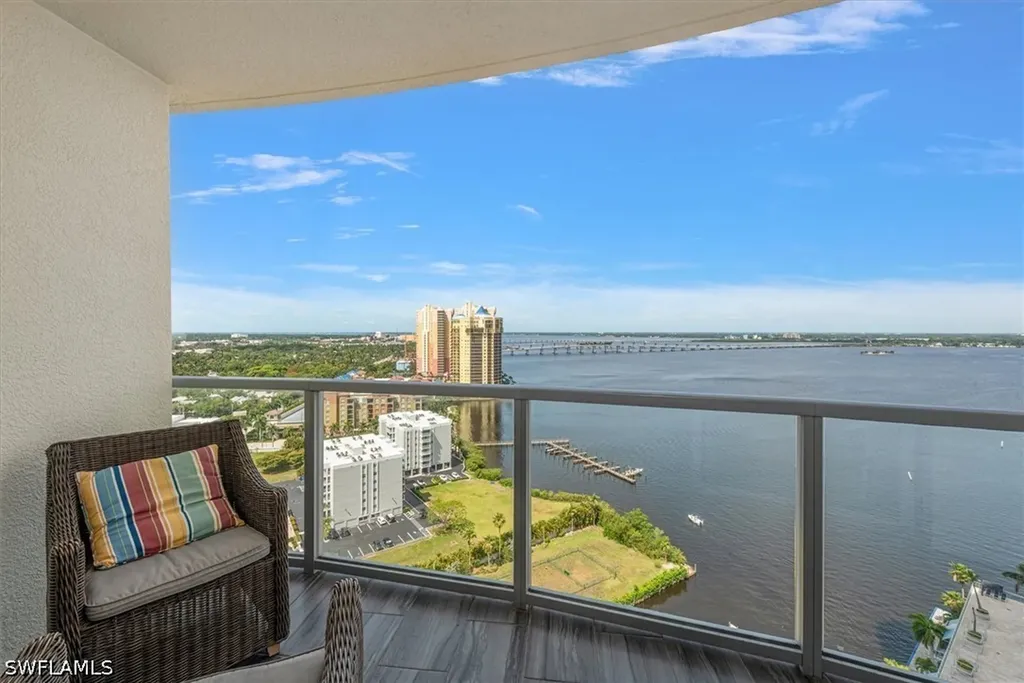 3000 Oasis Grand Boulevard Fort Myers FL 33916