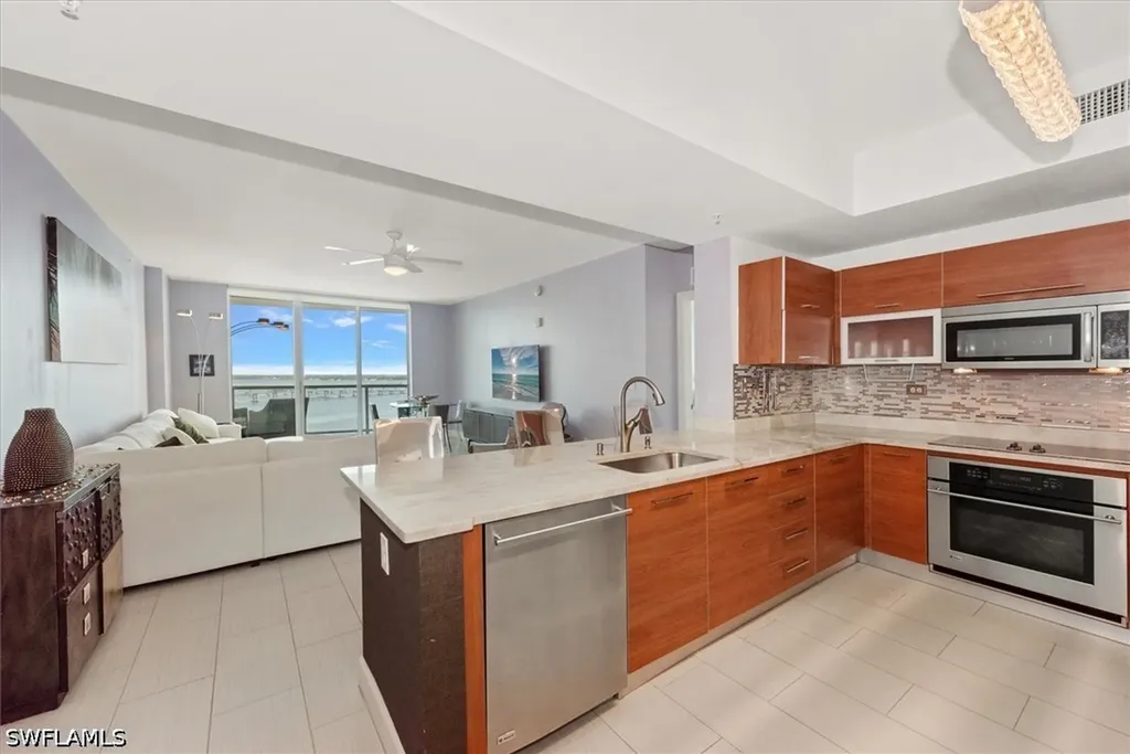 3000 Oasis Grand Boulevard Fort Myers FL 33916