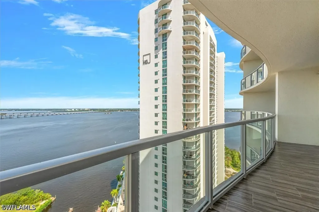 3000 Oasis Grand Boulevard Fort Myers FL 33916