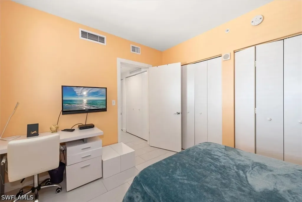 3000 Oasis Grand Boulevard Fort Myers FL 33916