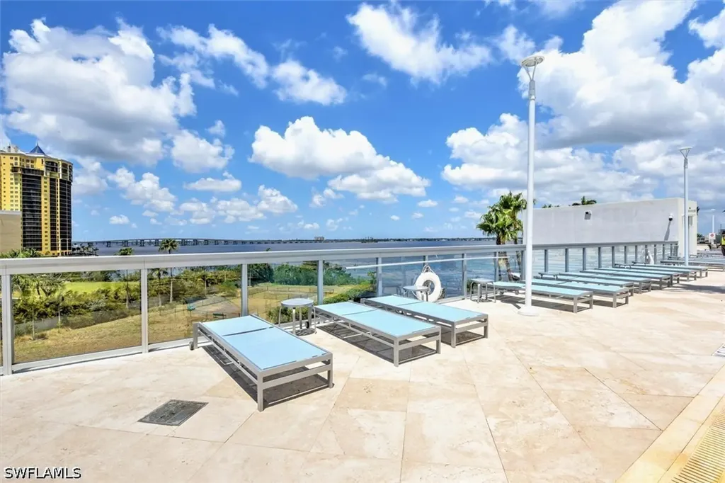 3000 Oasis Grand Boulevard Fort Myers FL 33916