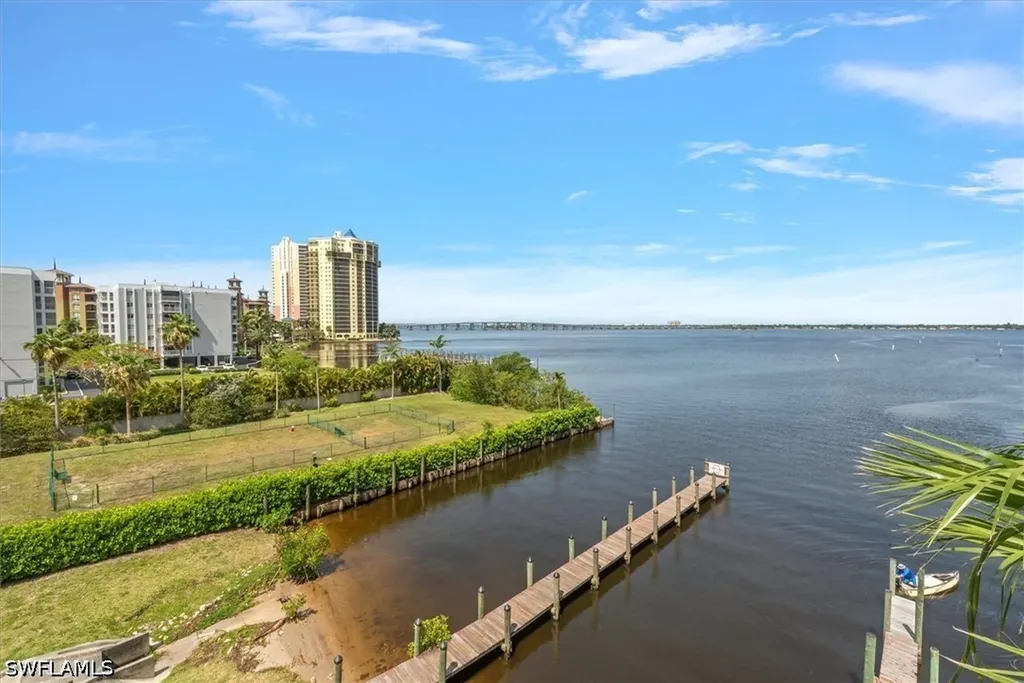 3000 Oasis Grand Boulevard Fort Myers FL 33916