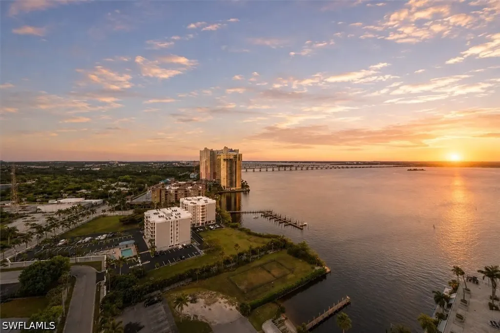 3000 Oasis Grand Boulevard Fort Myers FL 33916