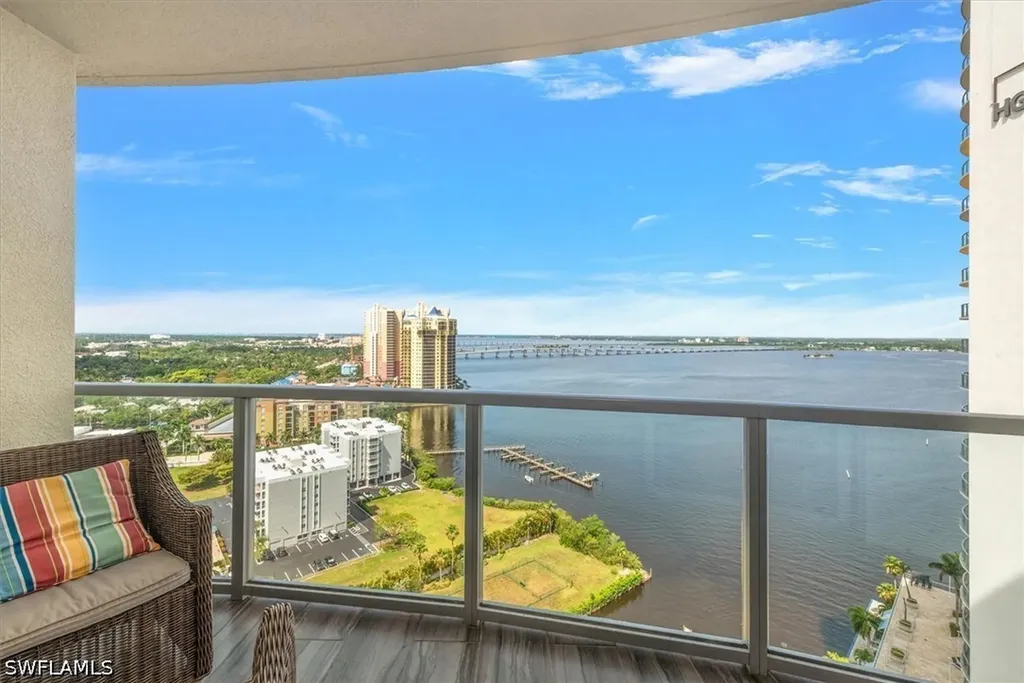 3000 Oasis Grand Boulevard Fort Myers FL 33916