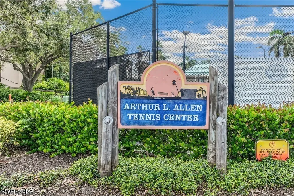 980 7th Avenue S Naples FL 34102