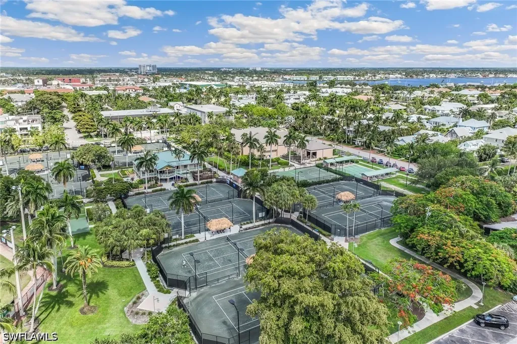 980 7th Avenue S Naples FL 34102