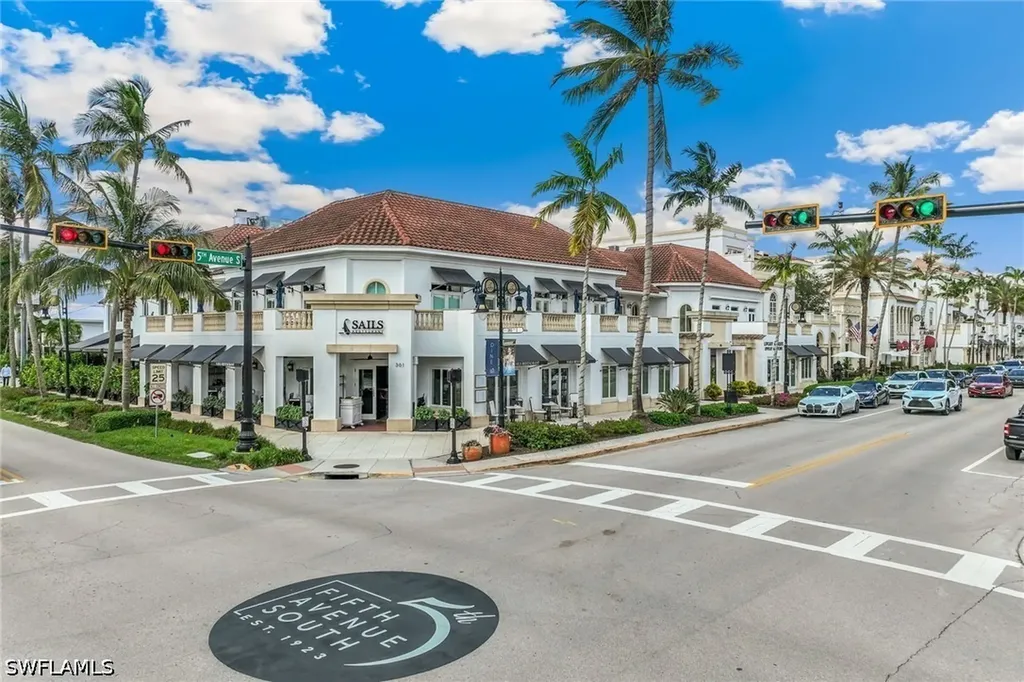 980 7th Avenue S Naples FL 34102