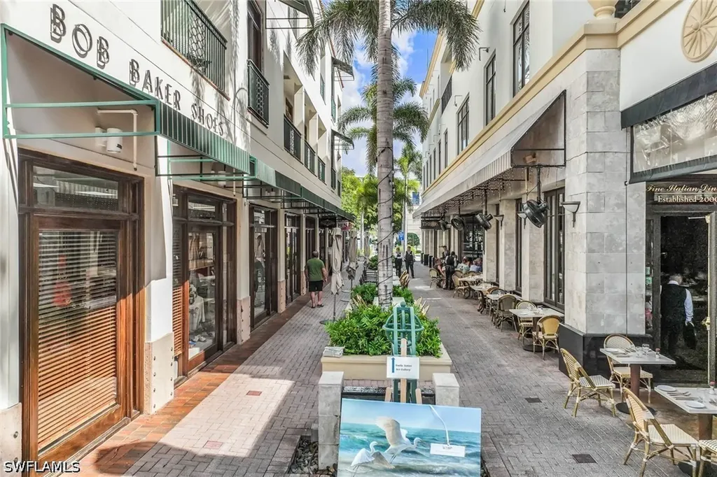 980 7th Avenue S Naples FL 34102