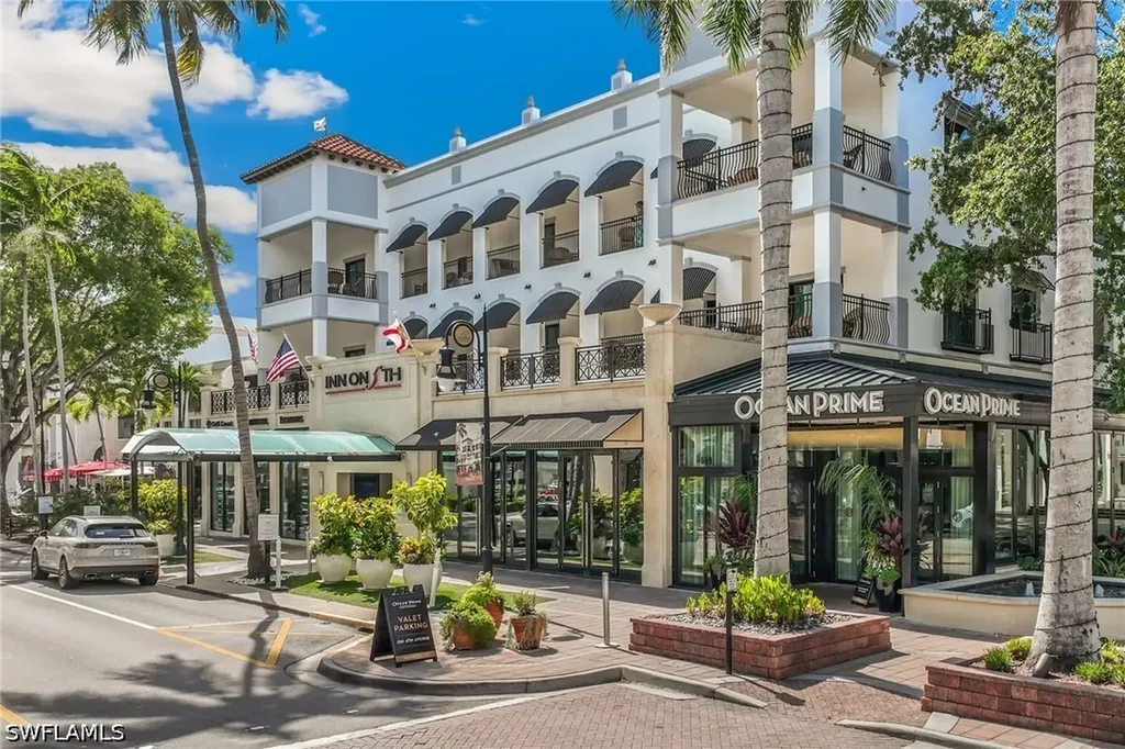 980 7th Avenue S Naples FL 34102
