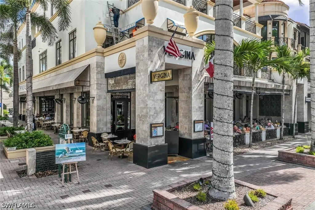 980 7th Avenue S Naples FL 34102
