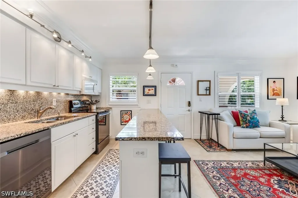 980 7th Avenue S Naples FL 34102