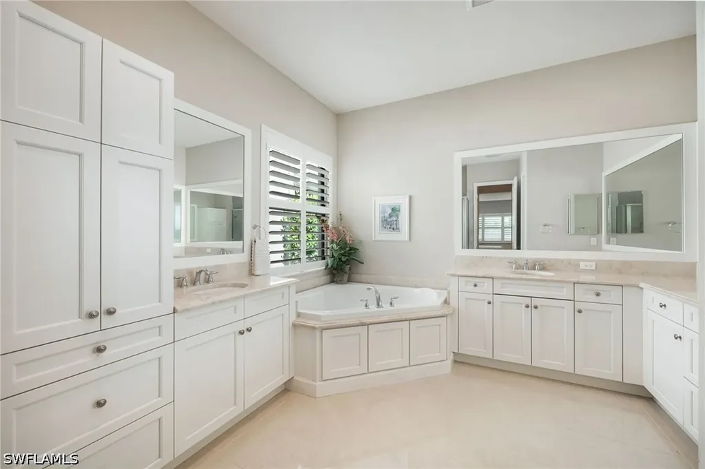 13736 Luna Drive Naples FL 34109