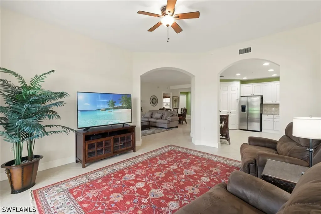 9066 Cascada Way Naples FL 34114