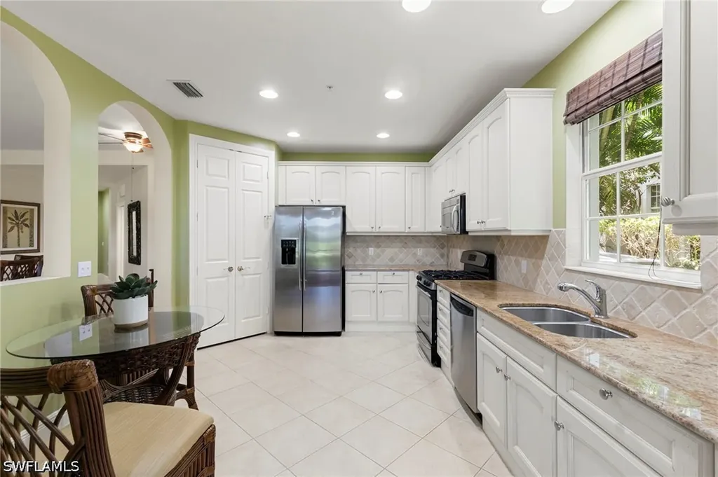 9066 Cascada Way Naples FL 34114