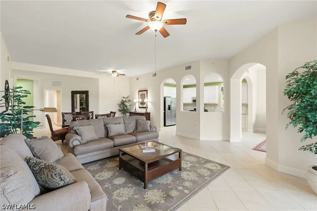 9066 Cascada Way Naples FL 34114
