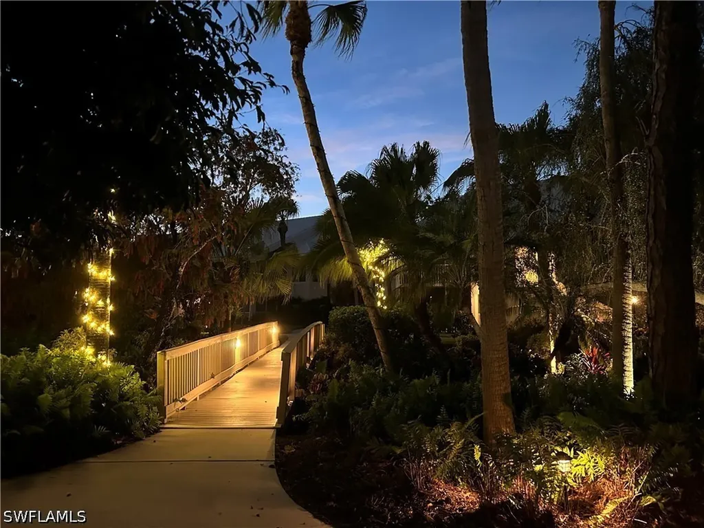 776 Willowbrook Drive Naples FL 34108