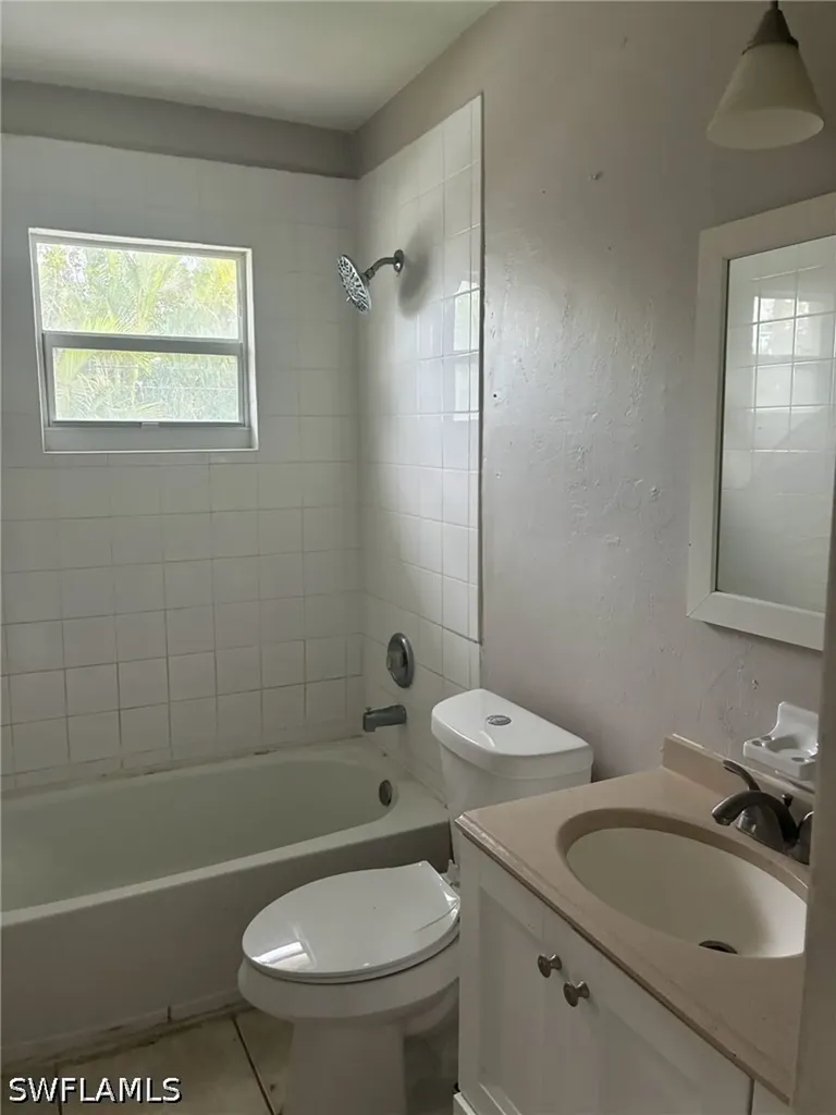 4923 Vincennes Court Cape Coral FL 33904