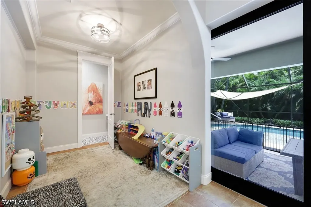 2039 Imperial Circle Naples FL 34110