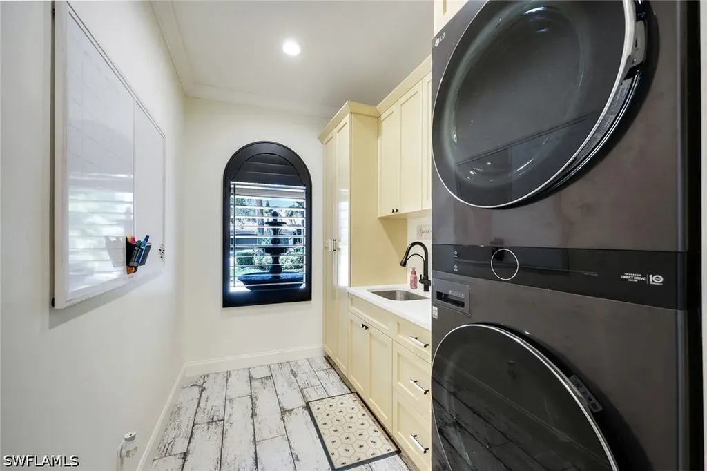 2039 Imperial Circle Naples FL 34110