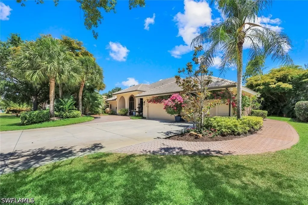 2039 Imperial Circle Naples FL 34110