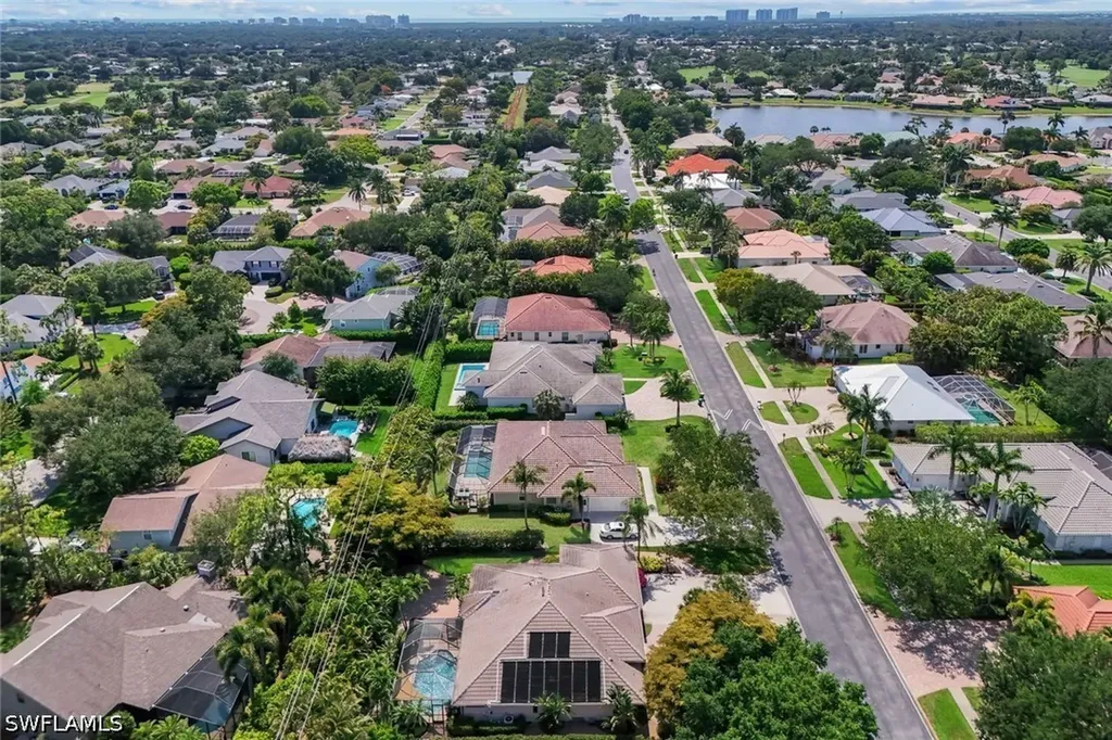 2039 Imperial Circle Naples FL 34110