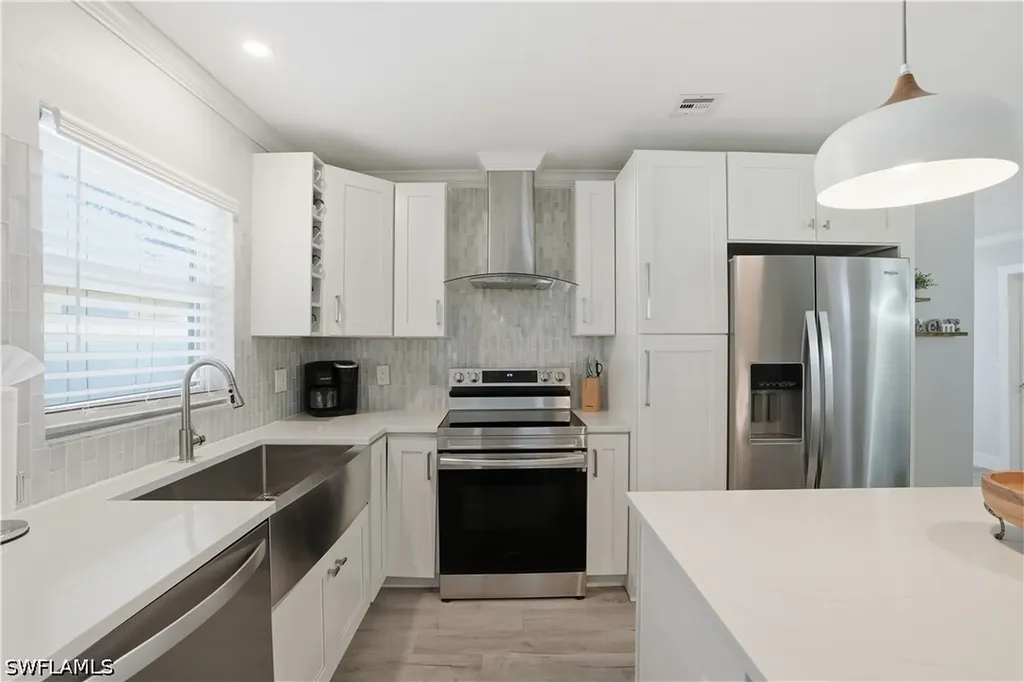 742 99th Avenue N Naples FL 34108