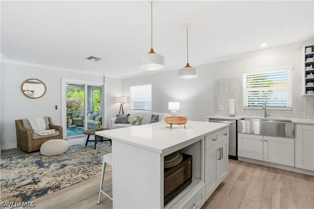 742 99th Avenue N Naples FL 34108
