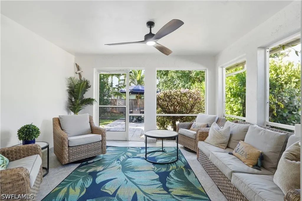 742 99th Avenue N Naples FL 34108