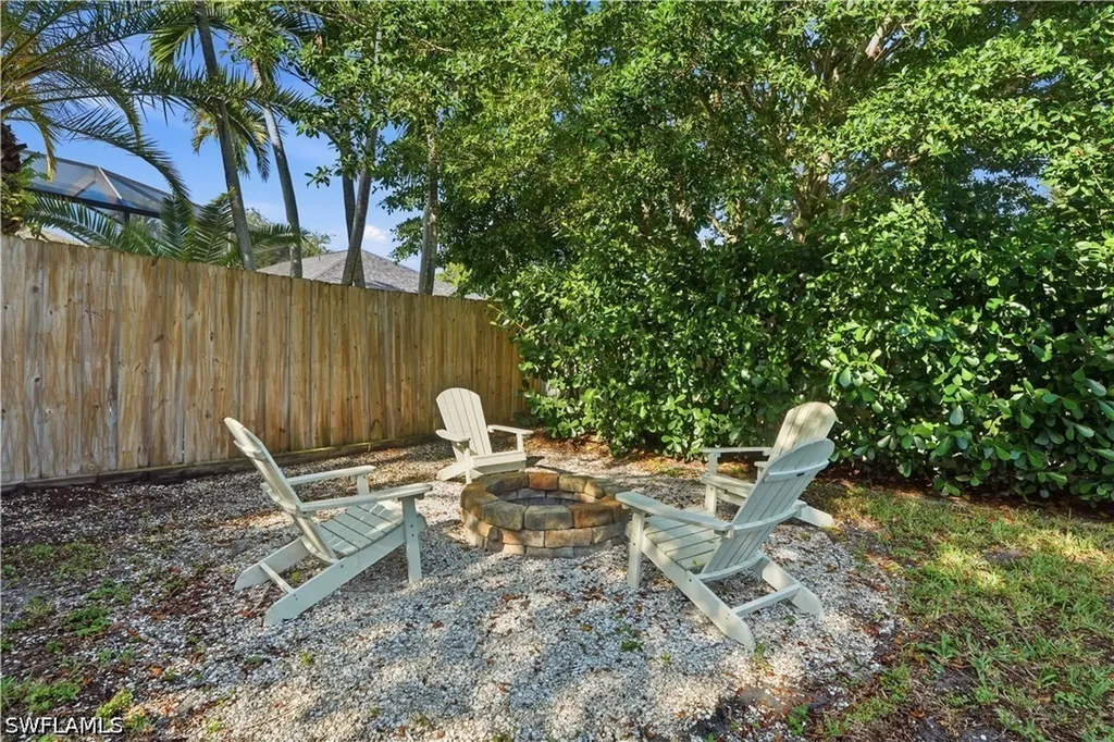 742 99th Avenue N Naples FL 34108