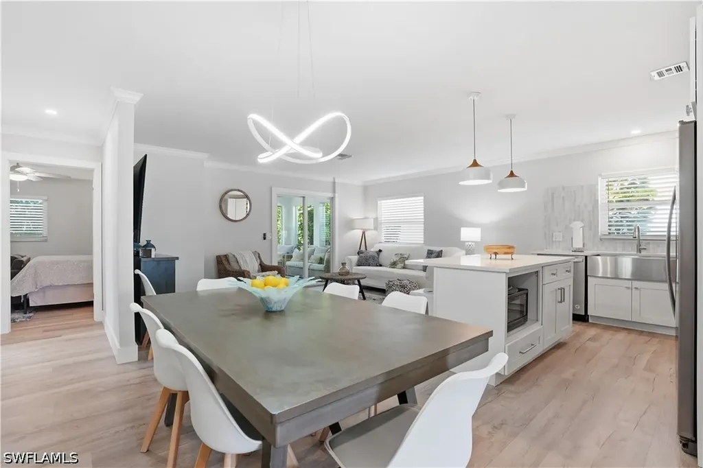 742 99th Avenue N Naples FL 34108