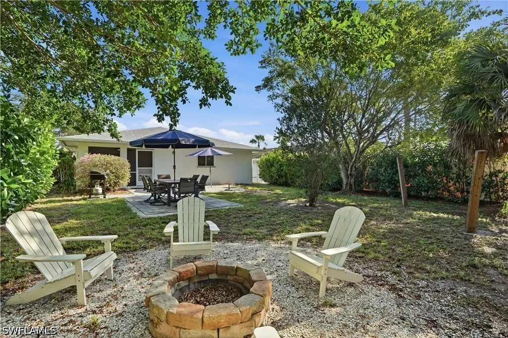 742 99th Avenue N Naples FL 34108